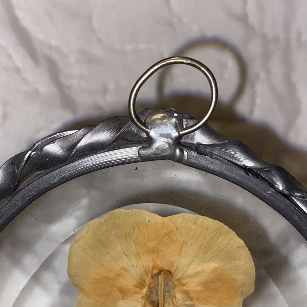 VTG Lasting‎ Impressions Dried Pressed Flowers w/ Pewter Frame Window Suncatcher